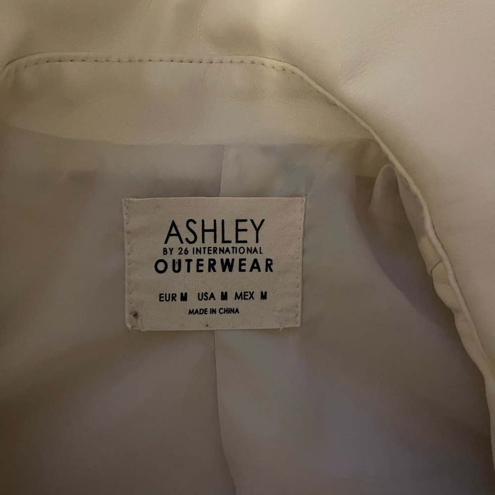 Cute jacket - Picture 2 of 2